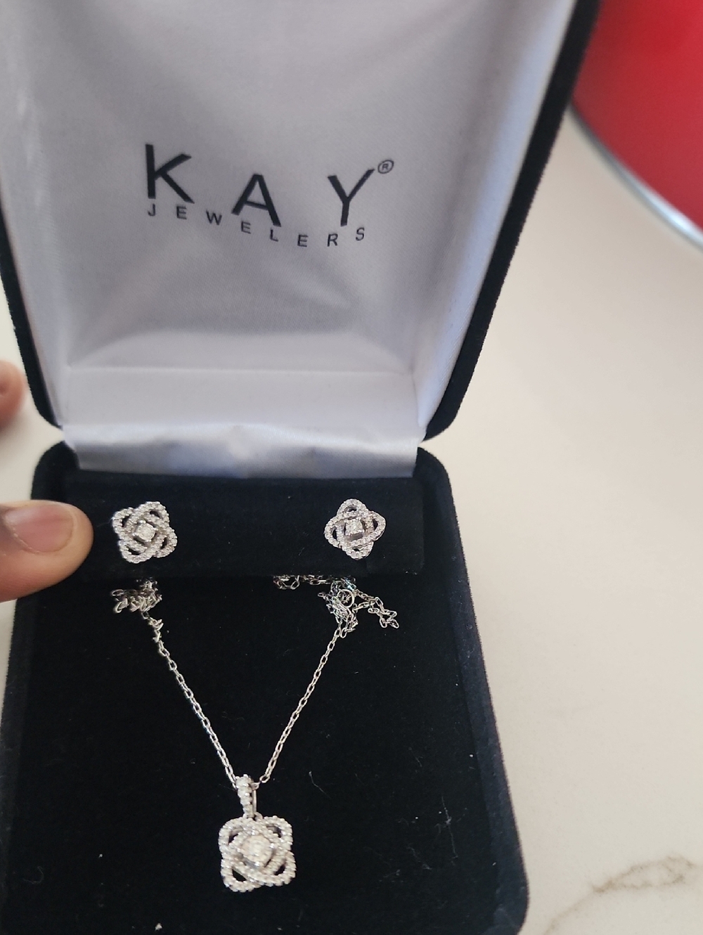 Kay Jewelers "Center Of Me" 1/5ct Tw 10k Stamped Knot Pendant Necklace and Studs - Picture 2 of 14